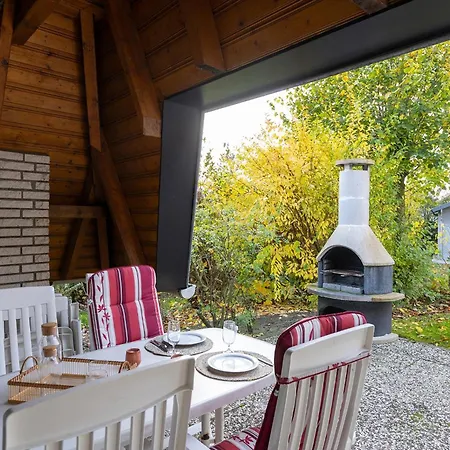 Holiday home Opi Huck Stroot 19 *